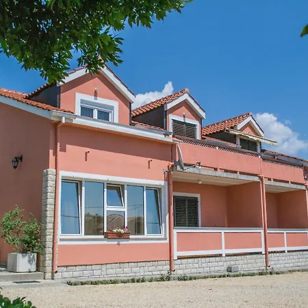 Apartment Javoran Zvonko 690a *