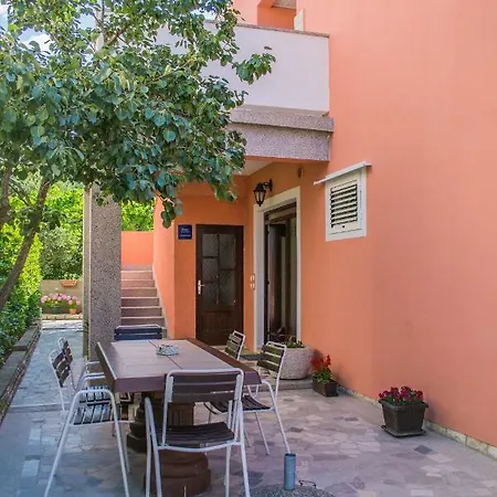 Javoran Zvonko 690a Apartment *